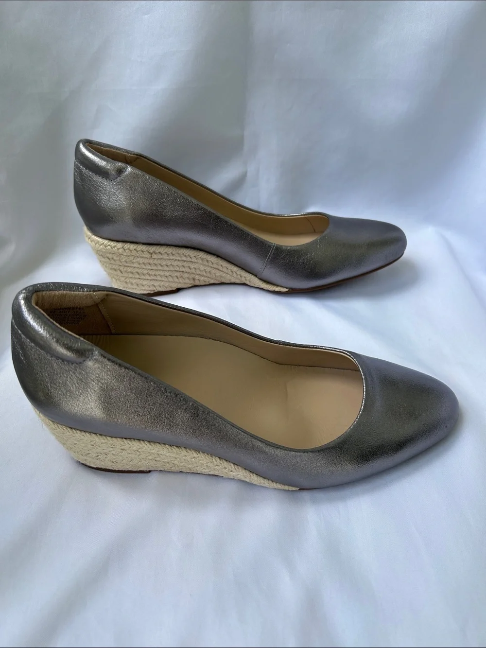 Abeo metallic silver